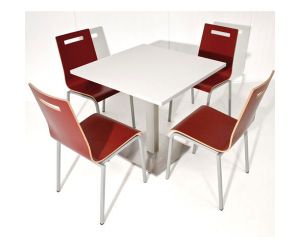 Vierkante kantinetafel